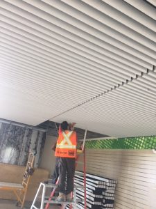 Finishing the ceiling facade